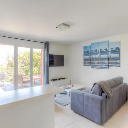 La Signature Prive Climatise Apartment *
